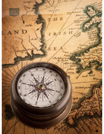 Φωτοταπετσαρια Τοιχου Old Compass On Vintage Map